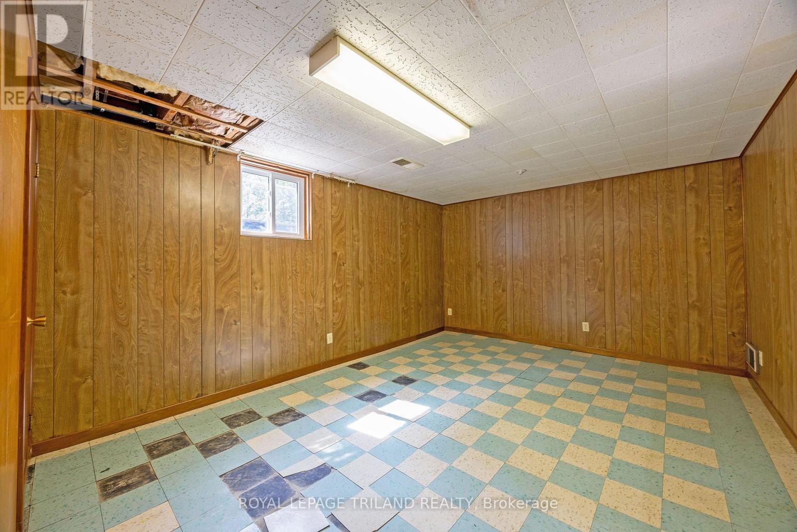 












39339 BUSH LINE

,
St. Thomas,







Ontario
N5P3S9

