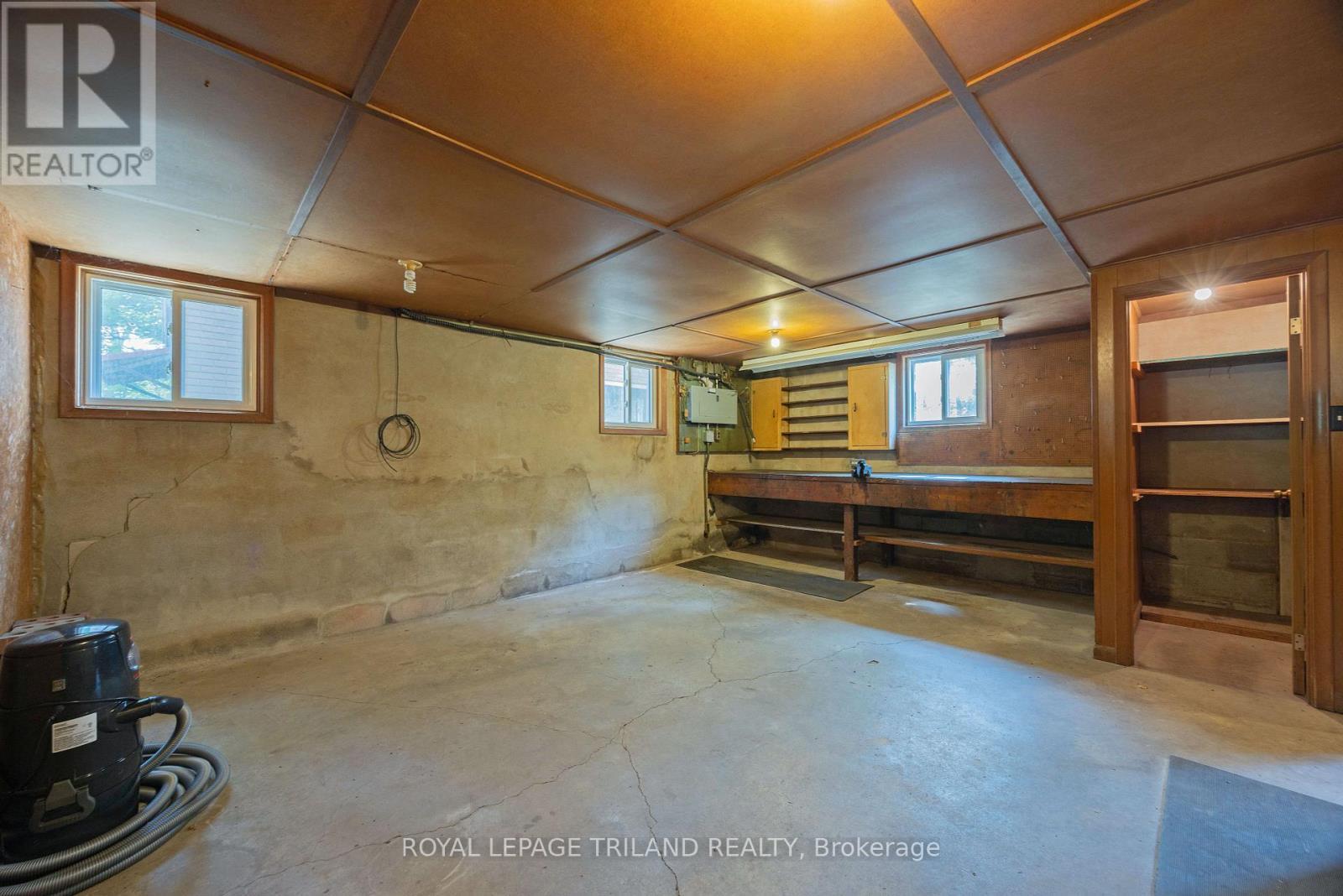 












39339 BUSH LINE

,
St. Thomas,







Ontario
N5P3S9

