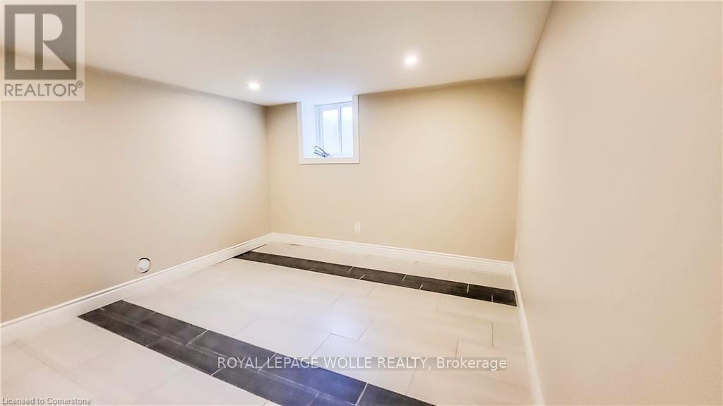 












1 - 1546 KING STREET E

,
Kitchener,




Ontario
N2G2P1

