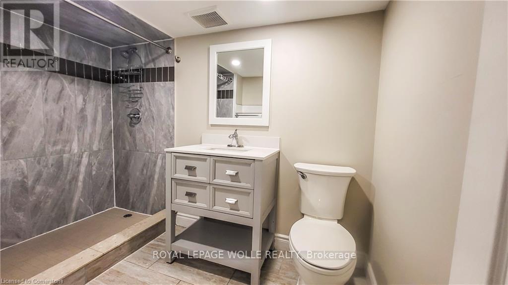 












1 - 1546 KING STREET E

,
Kitchener,




Ontario
N2G2P1

