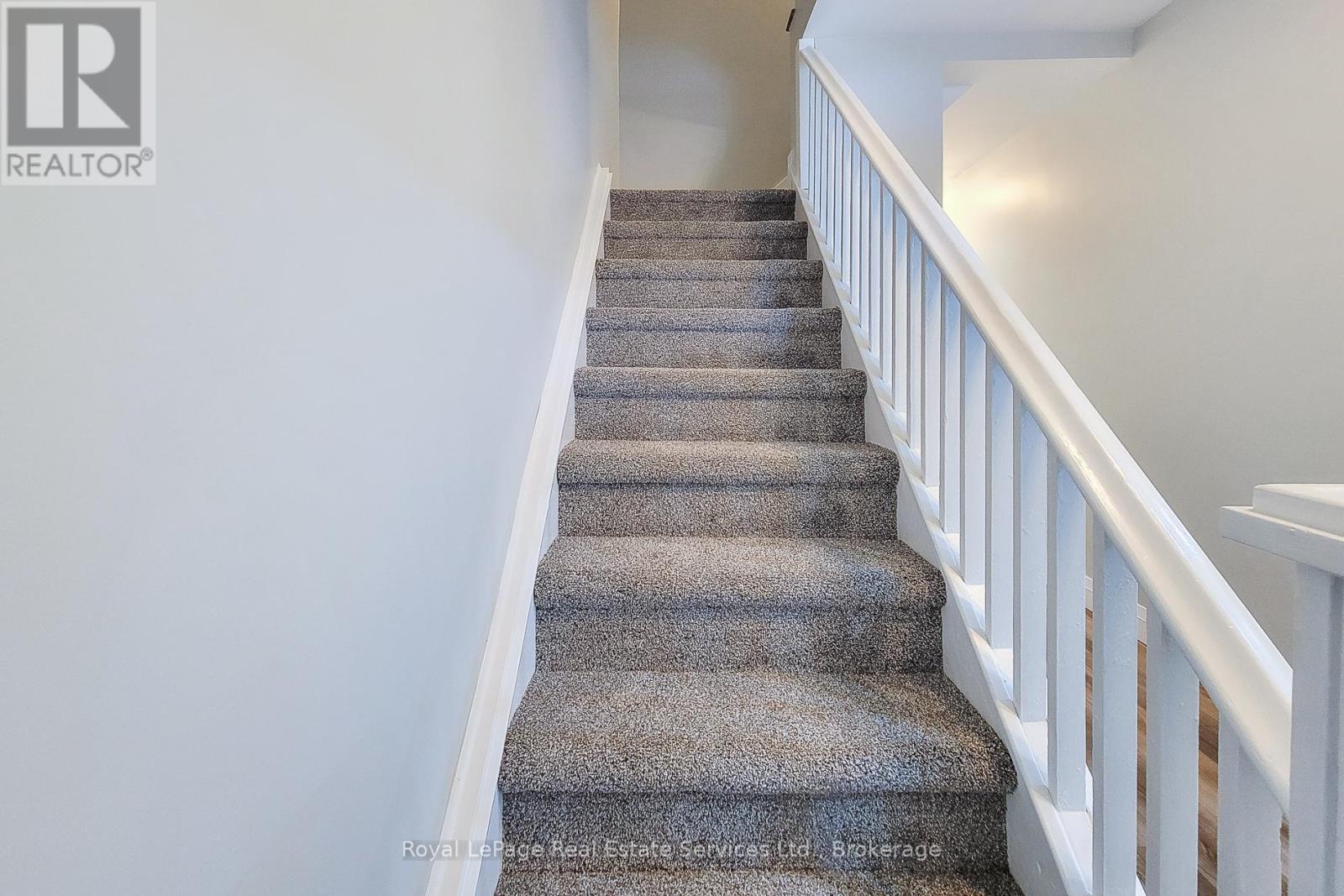












116 GARSIDE AVENUE N

,
Hamilton (Homeside),




Ontario
L8H4W3

