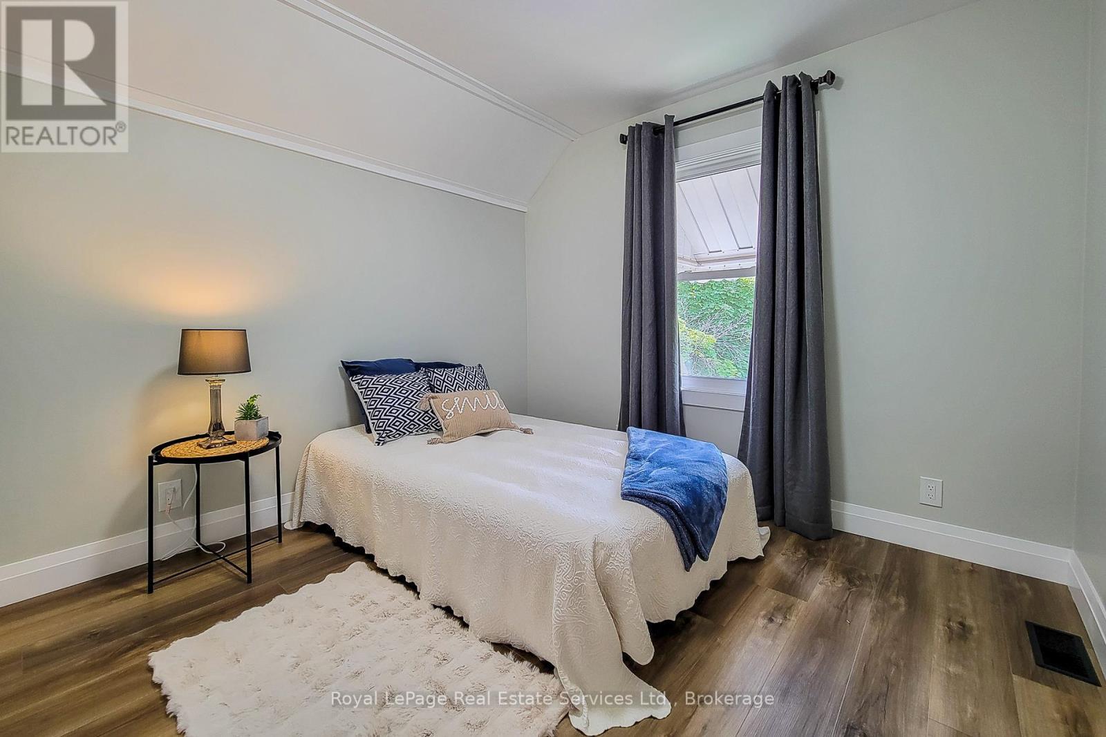 












116 GARSIDE AVENUE N

,
Hamilton (Homeside),




Ontario
L8H4W3

