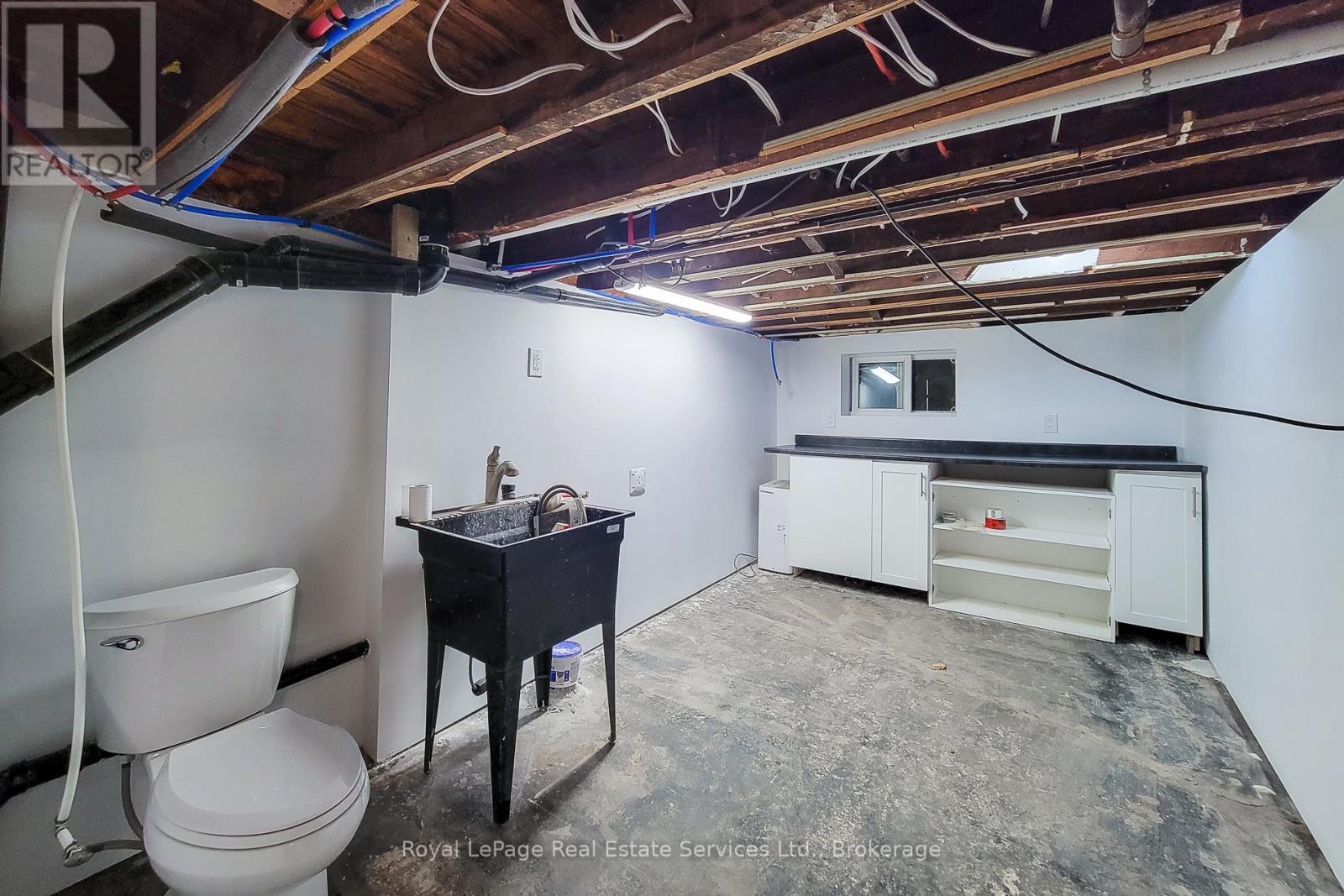 












116 GARSIDE AVENUE N

,
Hamilton (Homeside),




Ontario
L8H4W3

