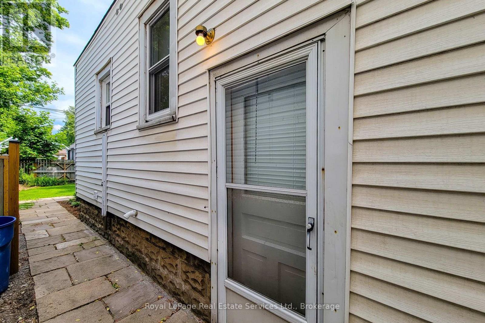 












116 GARSIDE AVENUE N

,
Hamilton (Homeside),




Ontario
L8H4W3

