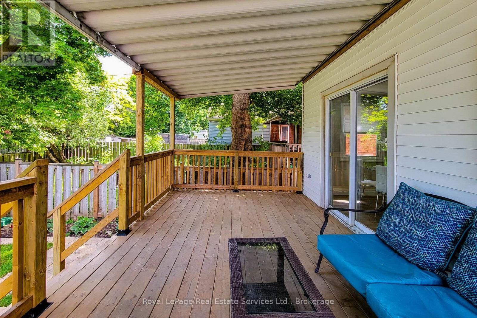 












116 GARSIDE AVENUE N

,
Hamilton (Homeside),




Ontario
L8H4W3

