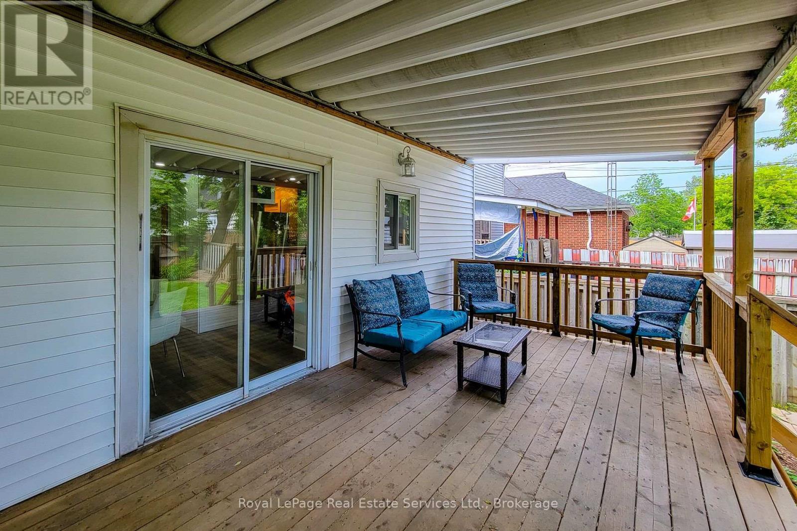 












116 GARSIDE AVENUE N

,
Hamilton (Homeside),




Ontario
L8H4W3

