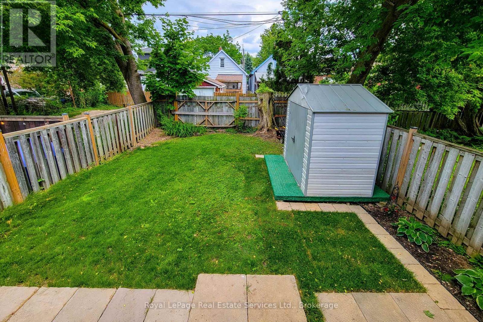 












116 GARSIDE AVENUE N

,
Hamilton (Homeside),




Ontario
L8H4W3

