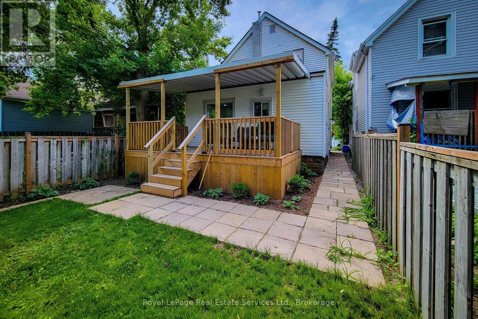 












116 GARSIDE AVENUE N

,
Hamilton (Homeside),




Ontario
L8H4W3

