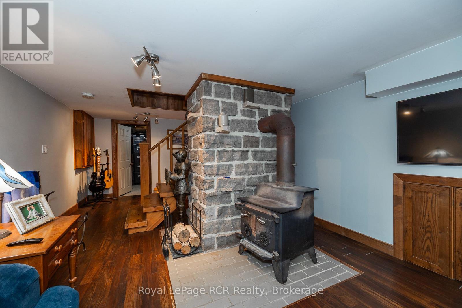 












552691 GREY RD 23

,
Southgate,




Ontario
N0G2A0

