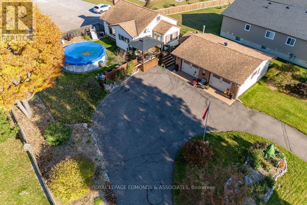 












1315 BLAKELY CRESCENT W

,
Pembroke,




Ontario
K8A6Z9

