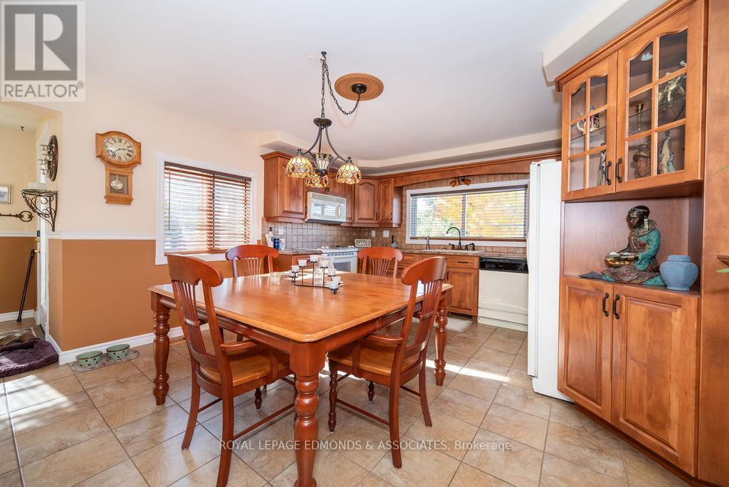 












1315 BLAKELY CRESCENT W

,
Pembroke,




Ontario
K8A6Z9

