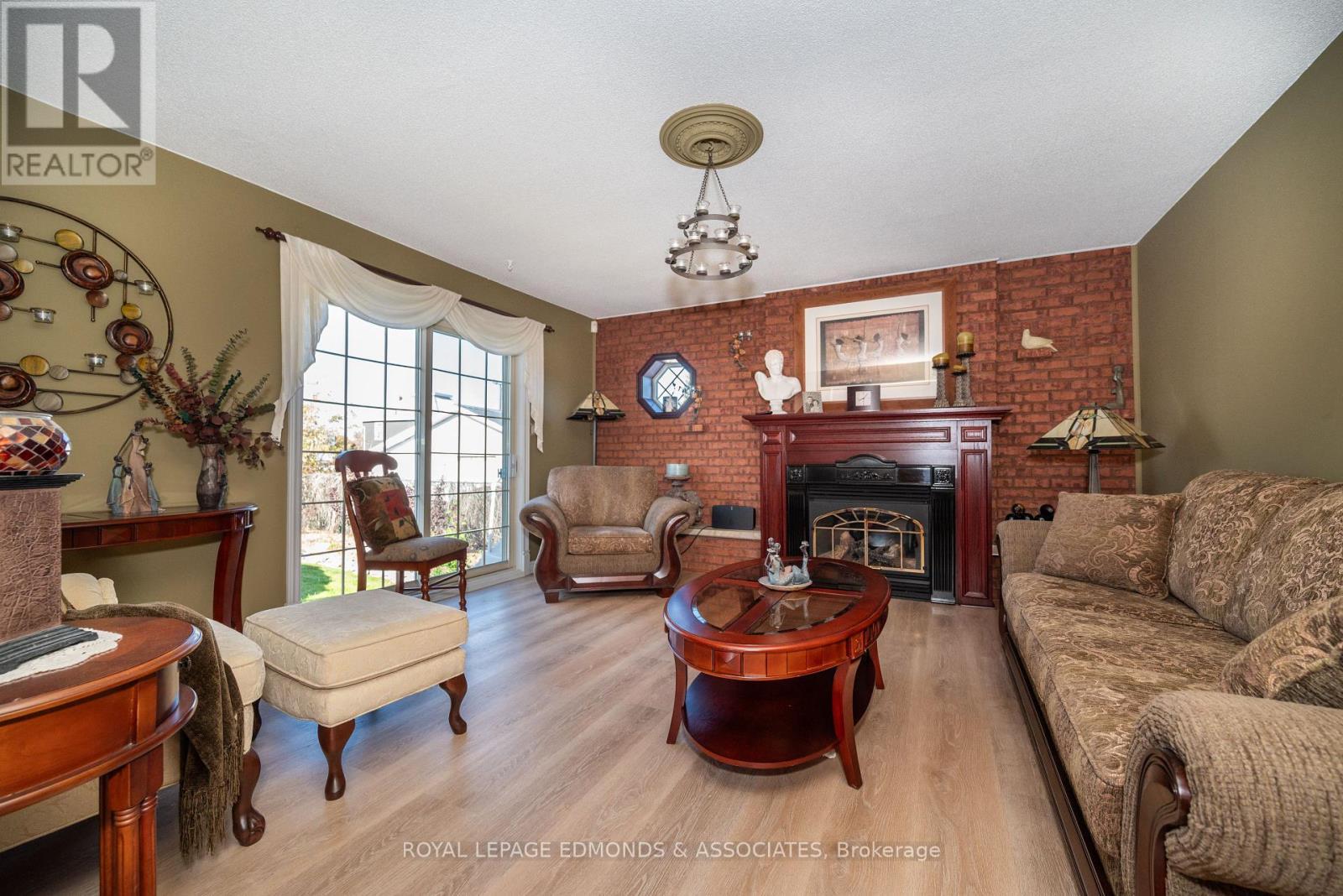 












1315 BLAKELY CRESCENT W

,
Pembroke,




Ontario
K8A6Z9

