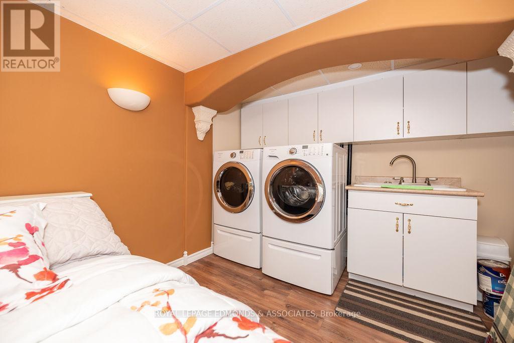 












1315 BLAKELY CRESCENT W

,
Pembroke,




Ontario
K8A6Z9

