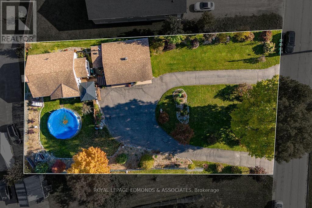 












1315 BLAKELY CRESCENT W

,
Pembroke,




Ontario
K8A6Z9

