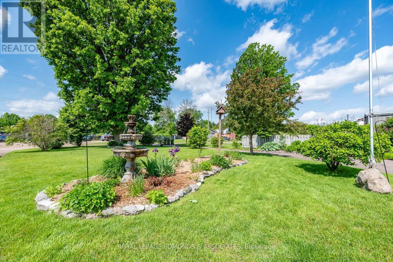 












1315 BLAKELY CRESCENT W

,
Pembroke,




Ontario
K8A6Z9

