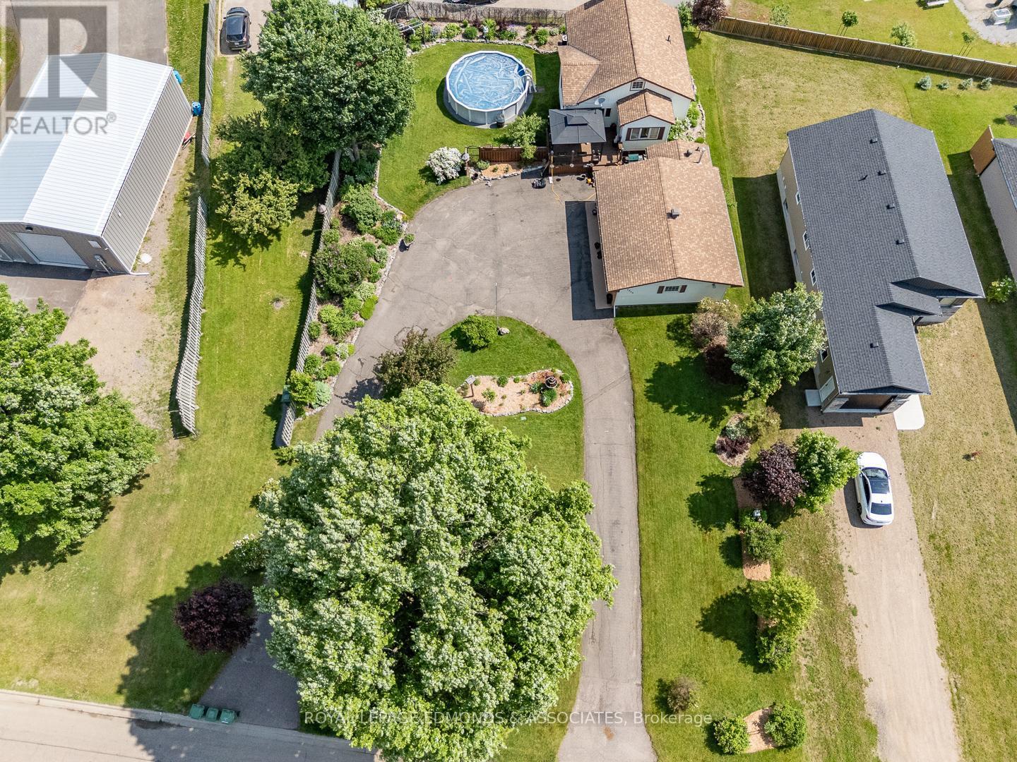 












1315 BLAKELY CRESCENT W

,
Pembroke,




Ontario
K8A6Z9

