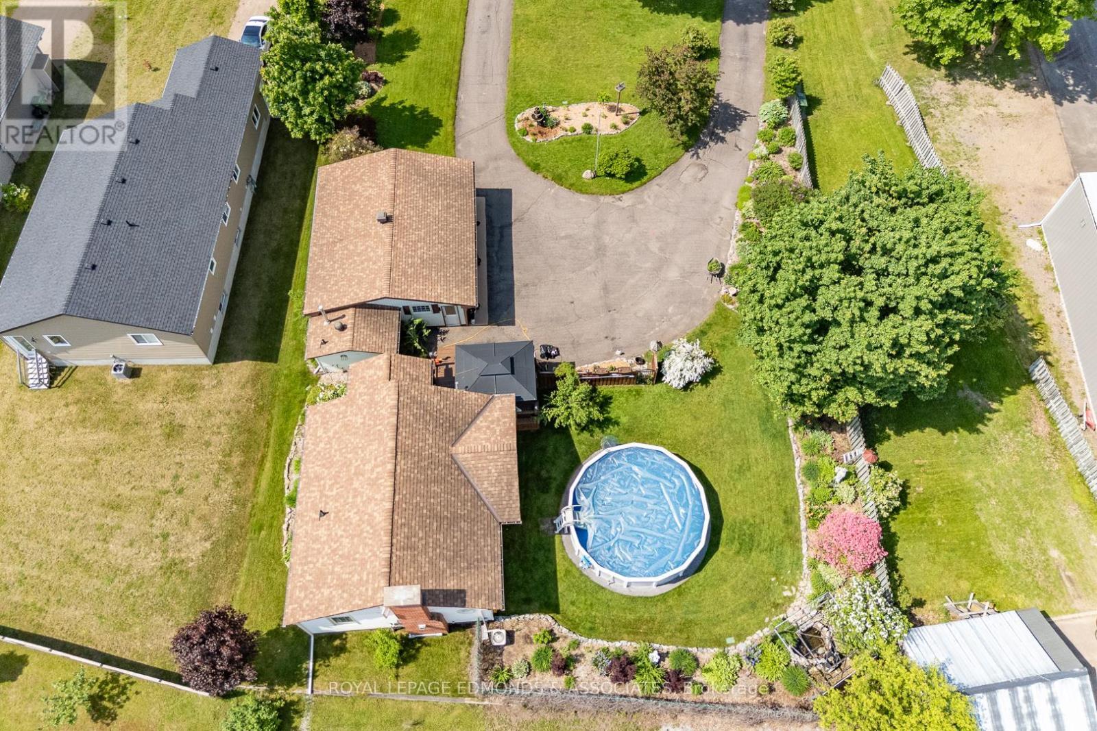 












1315 BLAKELY CRESCENT W

,
Pembroke,




Ontario
K8A6Z9

