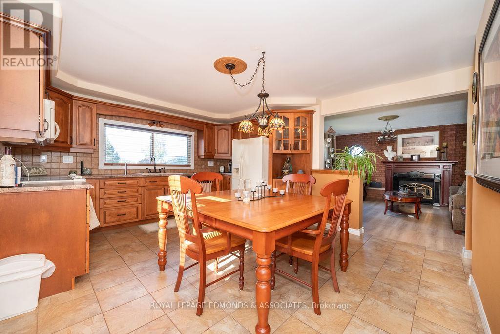 












1315 BLAKELY CRESCENT W

,
Pembroke,




Ontario
K8A6Z9

