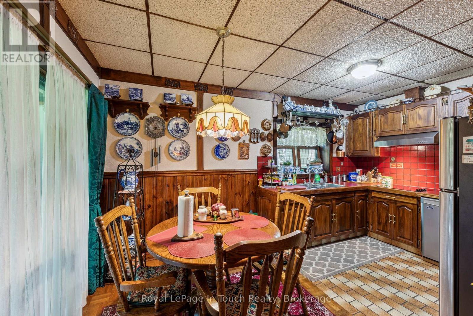 












62 TUCSON ROAD

,
Tiny,




Ontario
L9M0B6

