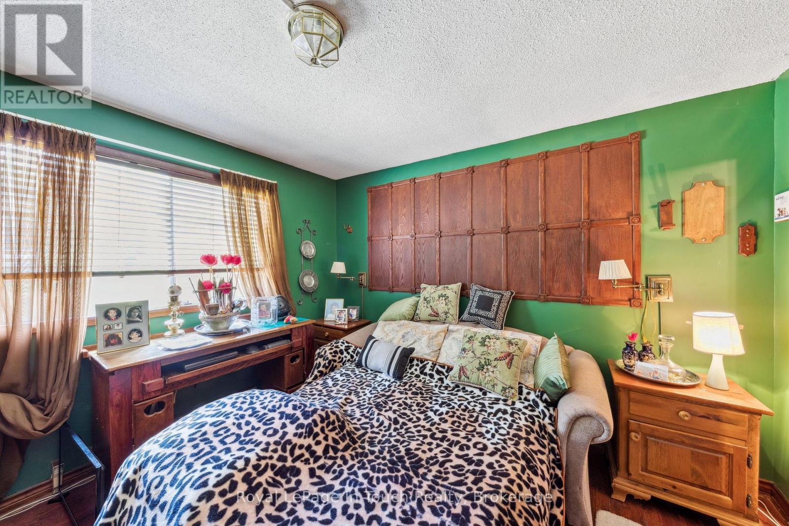 












62 TUCSON ROAD

,
Tiny,




Ontario
L9M0B6

