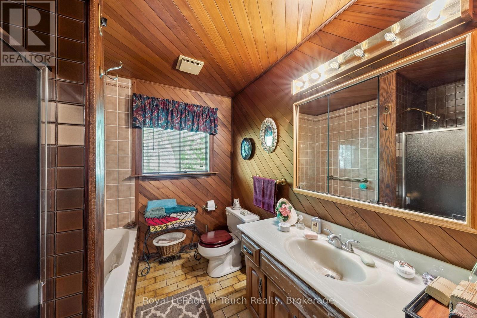 












62 TUCSON ROAD

,
Tiny,




Ontario
L9M0B6

