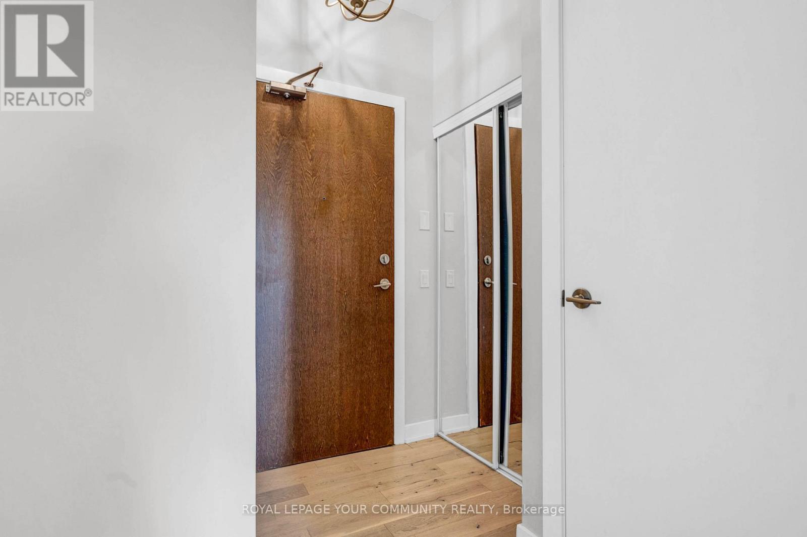 












LP04 - 2220 LAKESHORE BOULEVARD W

,
Toronto,




Ontario
M8V0C1

