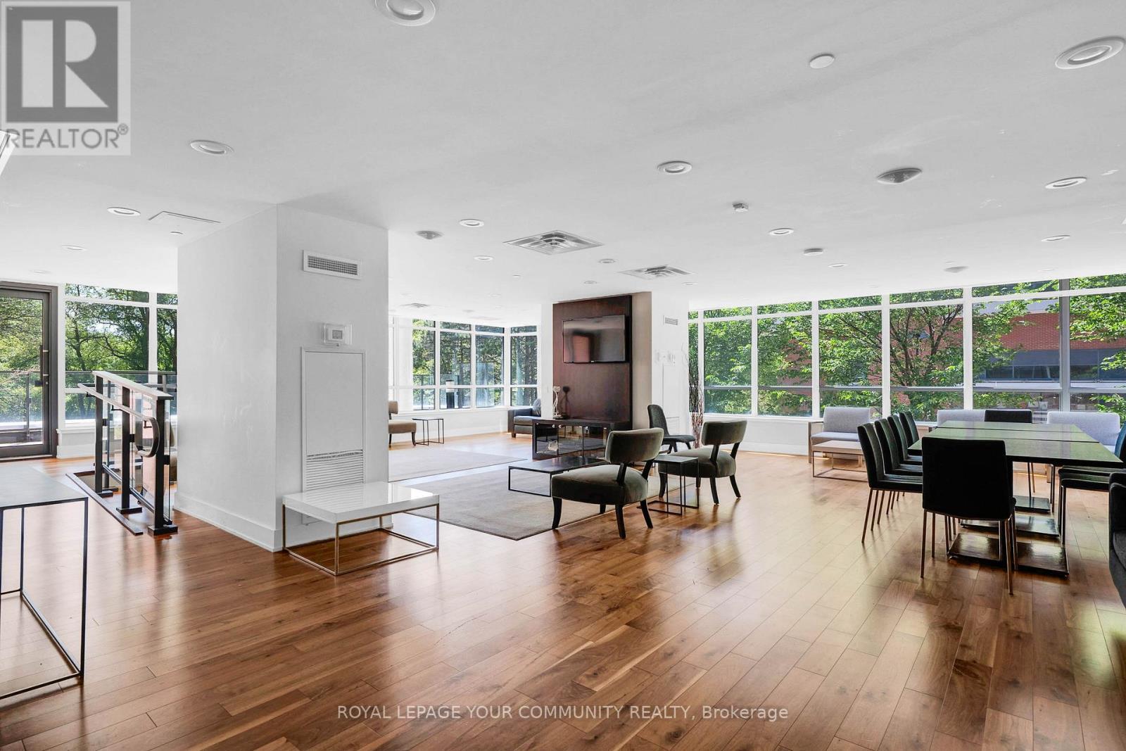 












LP04 - 2220 LAKESHORE BOULEVARD W

,
Toronto,




Ontario
M8V0C1

