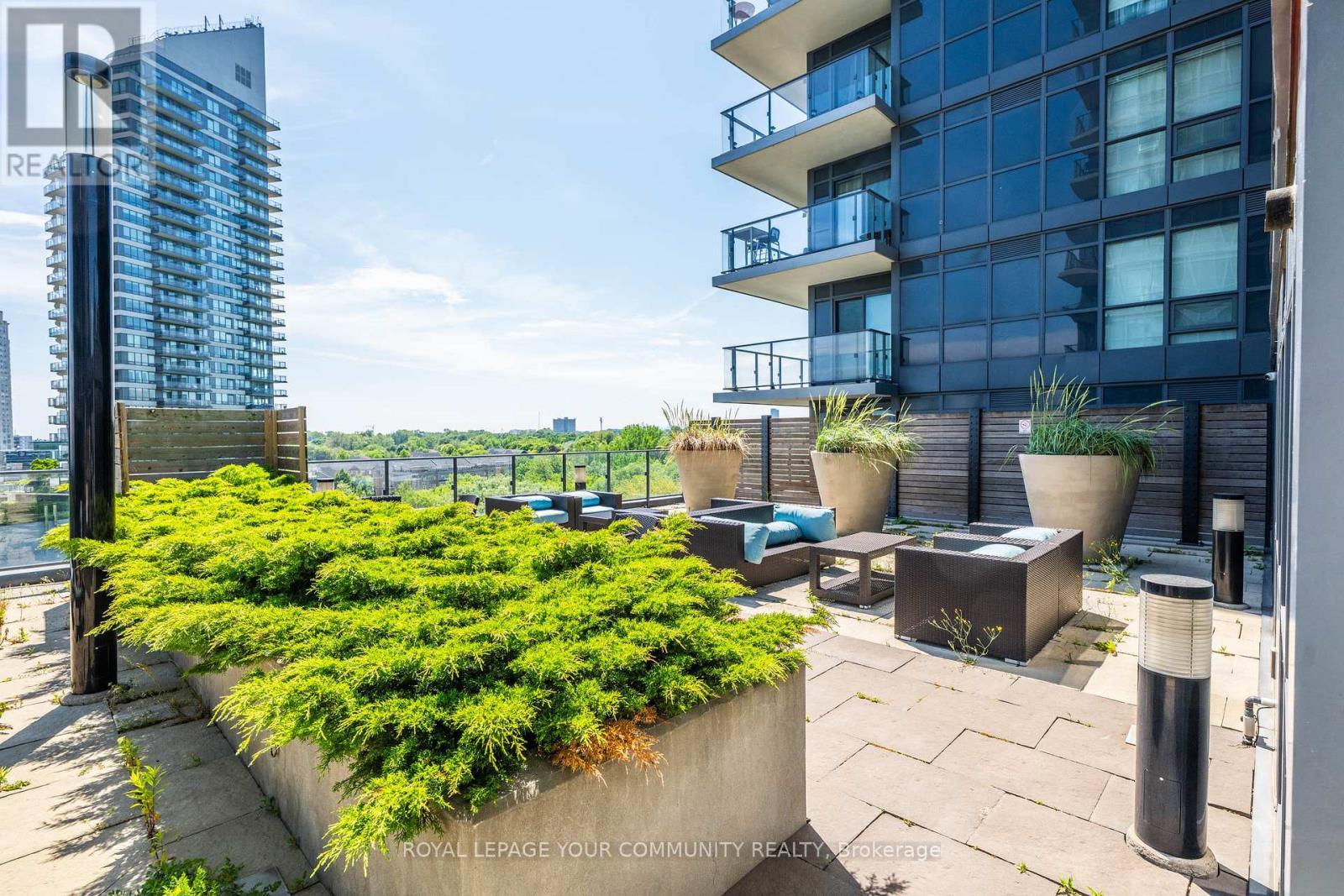 












LP04 - 2220 LAKESHORE BOULEVARD W

,
Toronto,




Ontario
M8V0C1

