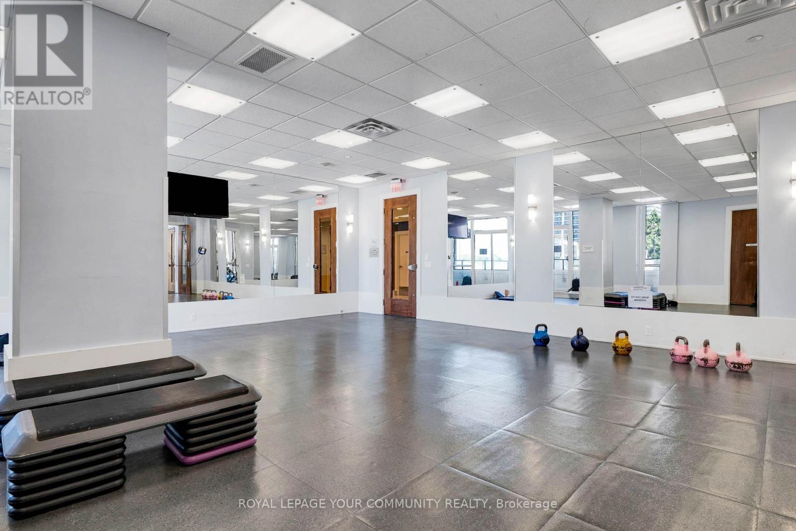 












LP04 - 2220 LAKESHORE BOULEVARD W

,
Toronto,




Ontario
M8V0C1


