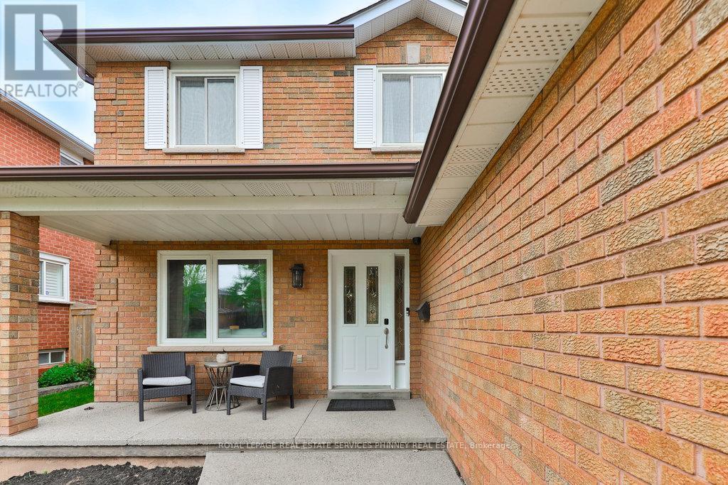 












296 EVERGREEN CRESCENT

,
Oakville,




Ontario
L6H4P5

