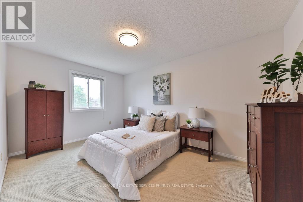 












296 EVERGREEN CRESCENT

,
Oakville,




Ontario
L6H4P5


