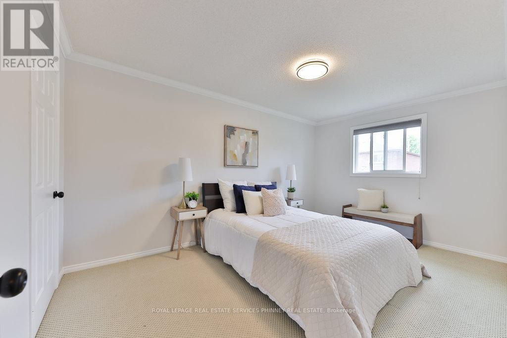 












296 EVERGREEN CRESCENT

,
Oakville,




Ontario
L6H4P5


