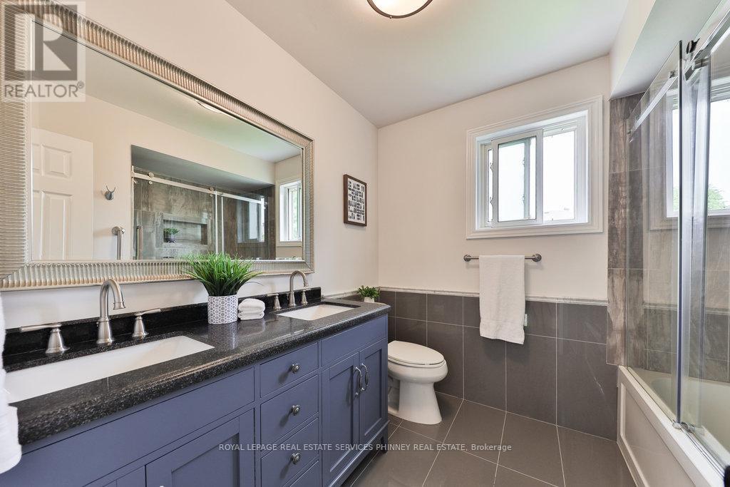 












296 EVERGREEN CRESCENT

,
Oakville,




Ontario
L6H4P5

