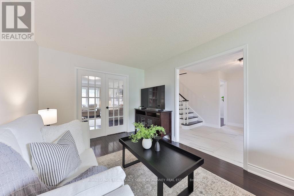 












296 EVERGREEN CRESCENT

,
Oakville,




Ontario
L6H4P5

