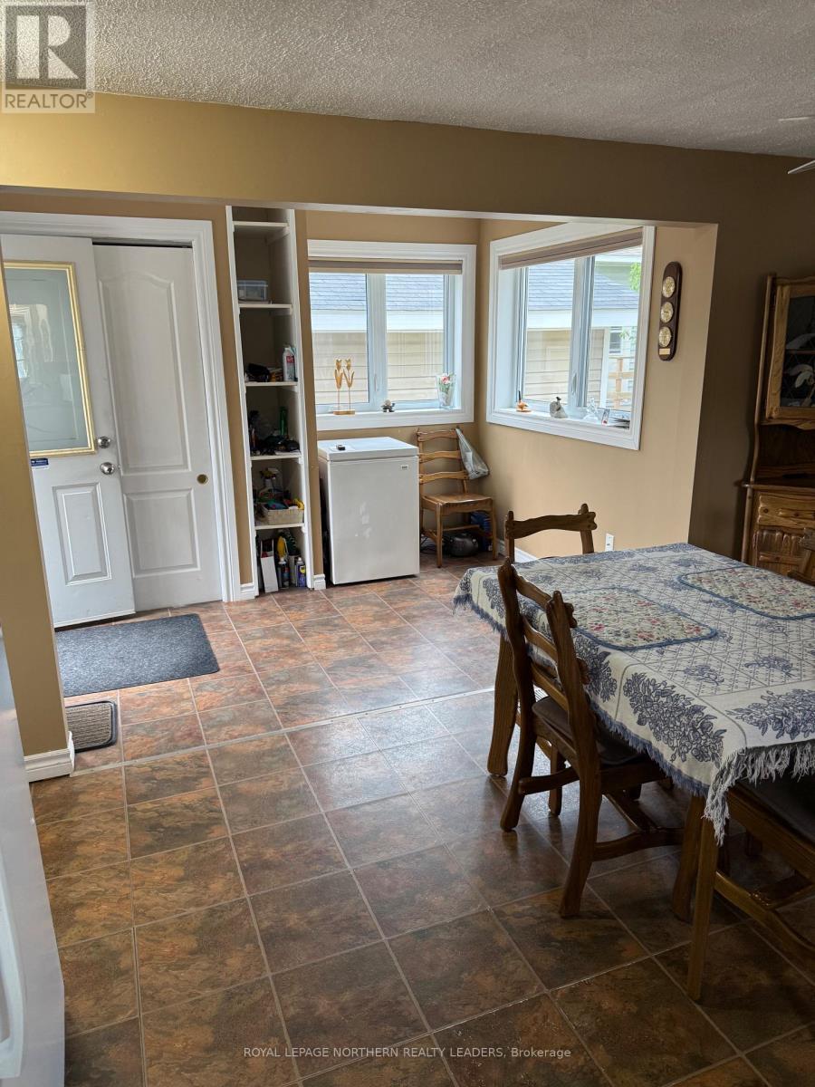 












69 GRASSLANDS ROAD W

,
Timmins (TNE - North),




Ontario
P4R8R9


