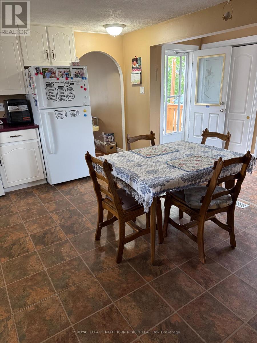 












69 GRASSLANDS ROAD W

,
Timmins (TNE - North),




Ontario
P4R8R9

