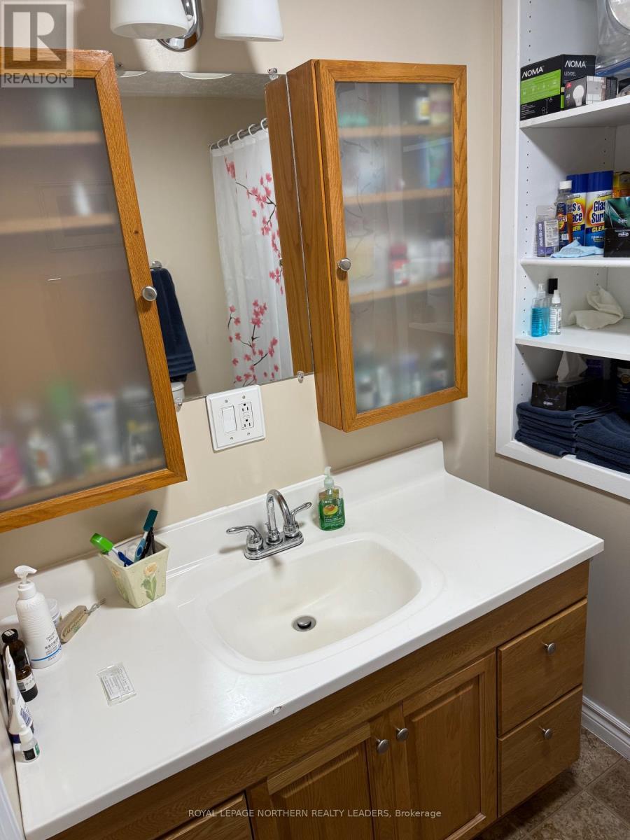 












69 GRASSLANDS ROAD W

,
Timmins (TNE - North),




Ontario
P4R8R9

