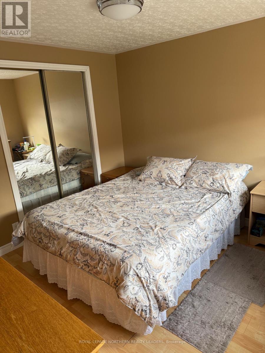 












69 GRASSLANDS ROAD W

,
Timmins (TNE - North),




Ontario
P4R8R9

