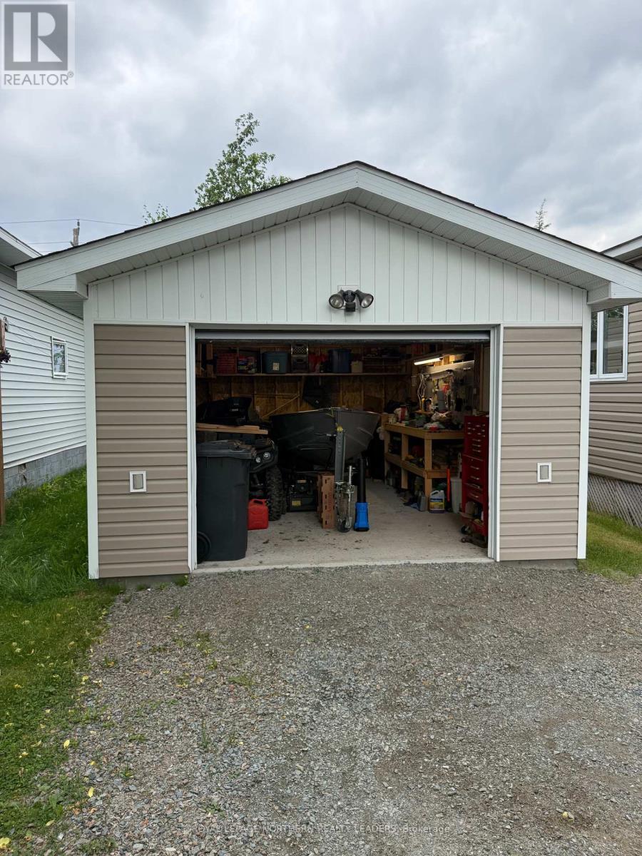 












69 GRASSLANDS ROAD W

,
Timmins (TNE - North),




Ontario
P4R8R9

