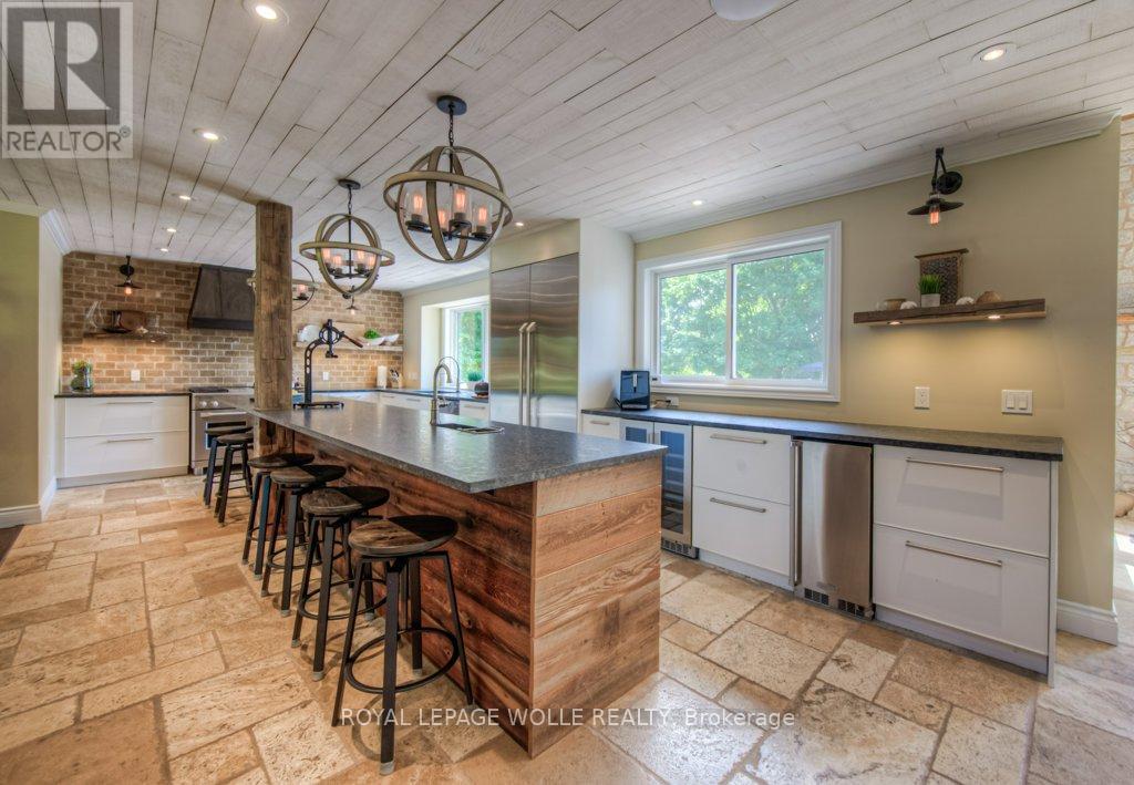












8466 SIDEROAD 30

,
Centre Wellington,




Ontario
N0B2K0


