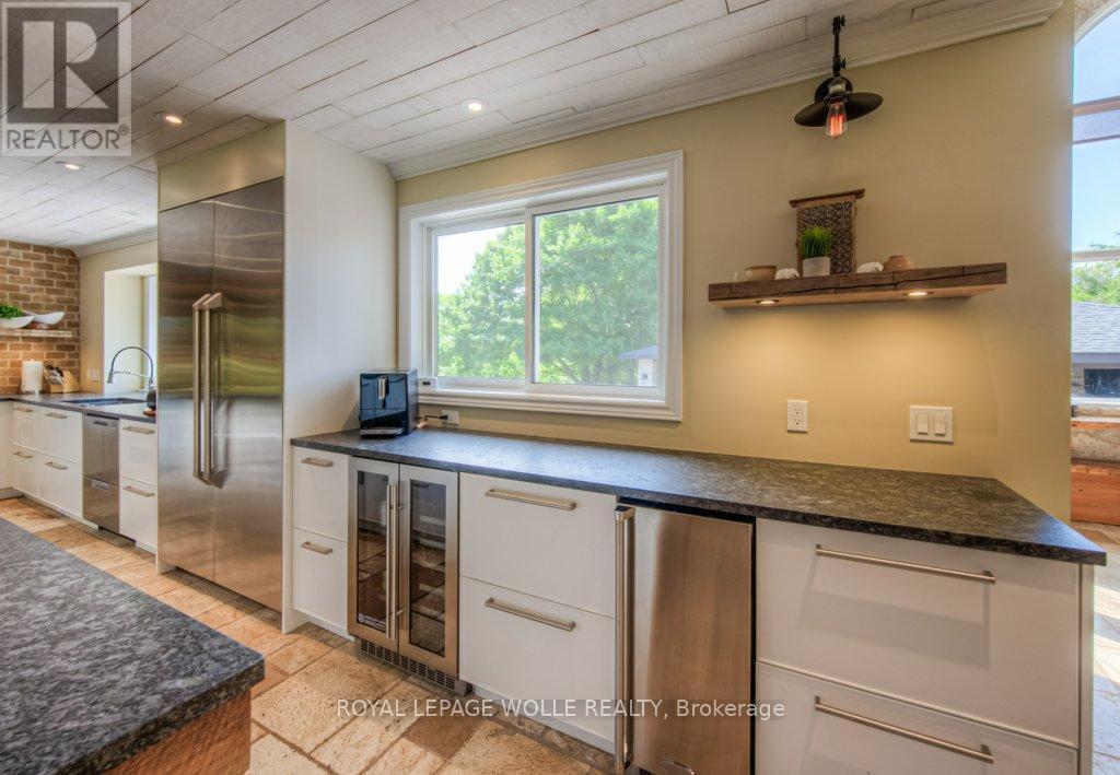 












8466 SIDEROAD 30

,
Centre Wellington,




Ontario
N0B2K0

