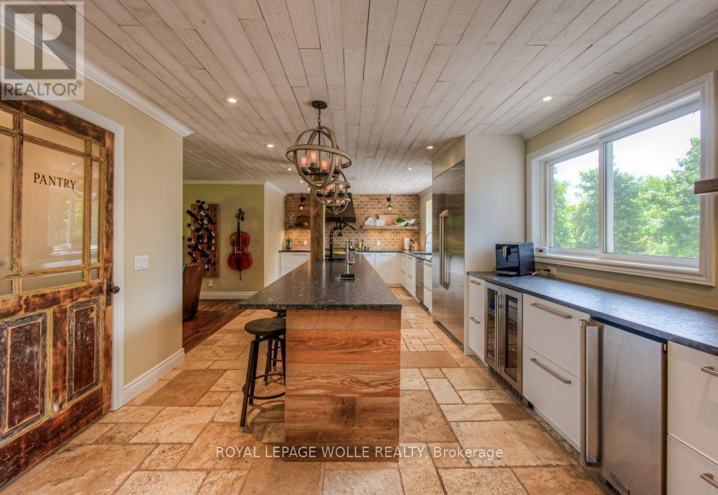 












8466 SIDEROAD 30

,
Centre Wellington,




Ontario
N0B2K0

