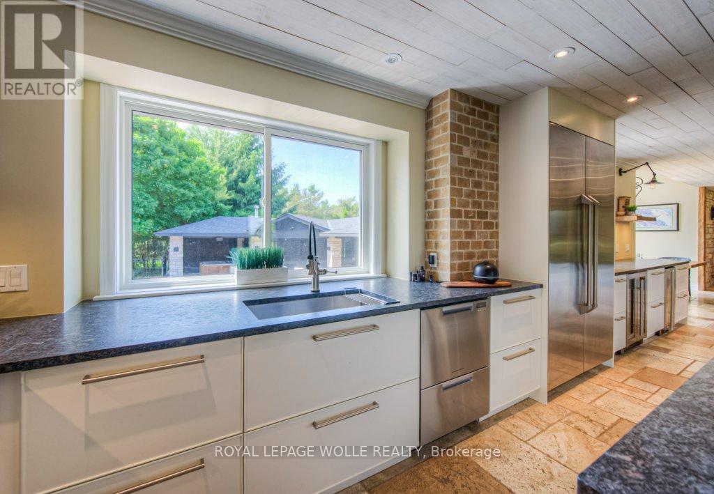 












8466 SIDEROAD 30

,
Centre Wellington,




Ontario
N0B2K0

