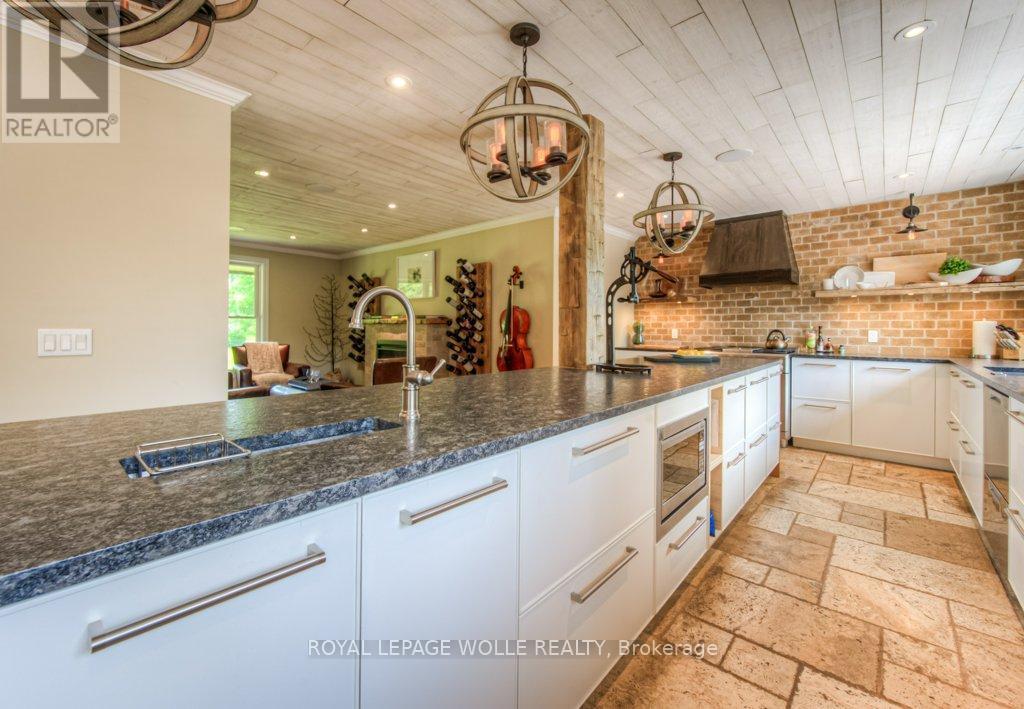 












8466 SIDEROAD 30

,
Centre Wellington,




Ontario
N0B2K0

