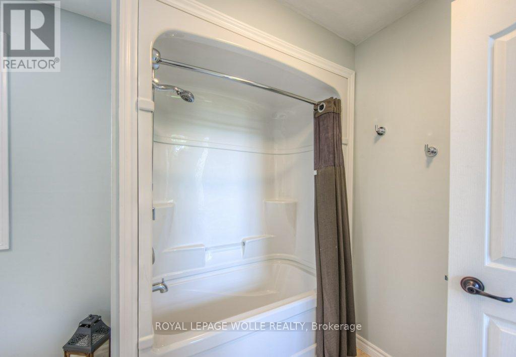 












8466 SIDEROAD 30

,
Centre Wellington,




Ontario
N0B2K0

