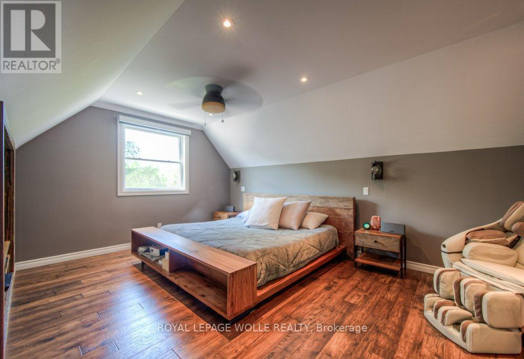 












8466 SIDEROAD 30

,
Centre Wellington,




Ontario
N0B2K0


