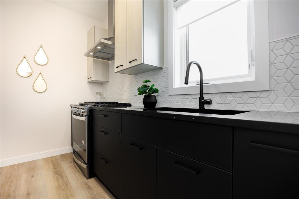 












13 Gardner Trail

,
West St Paul,




Manitoba
R2V5K1


