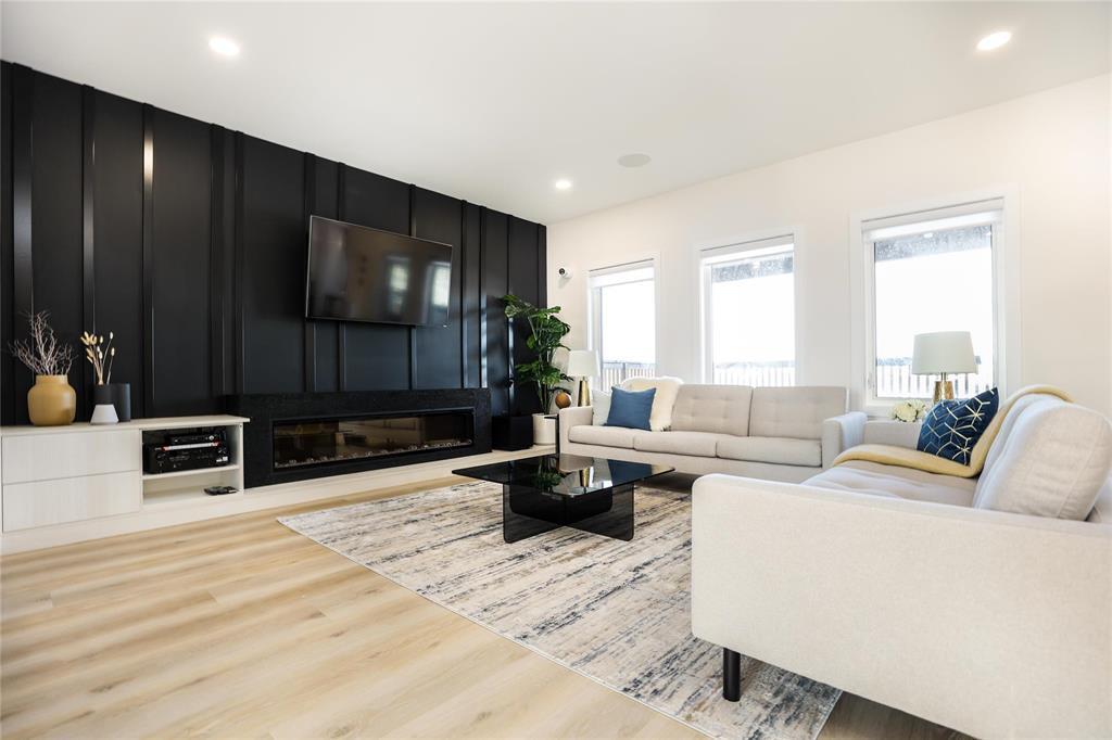 












13 Gardner Trail

,
West St Paul,




Manitoba
R2V5K1

