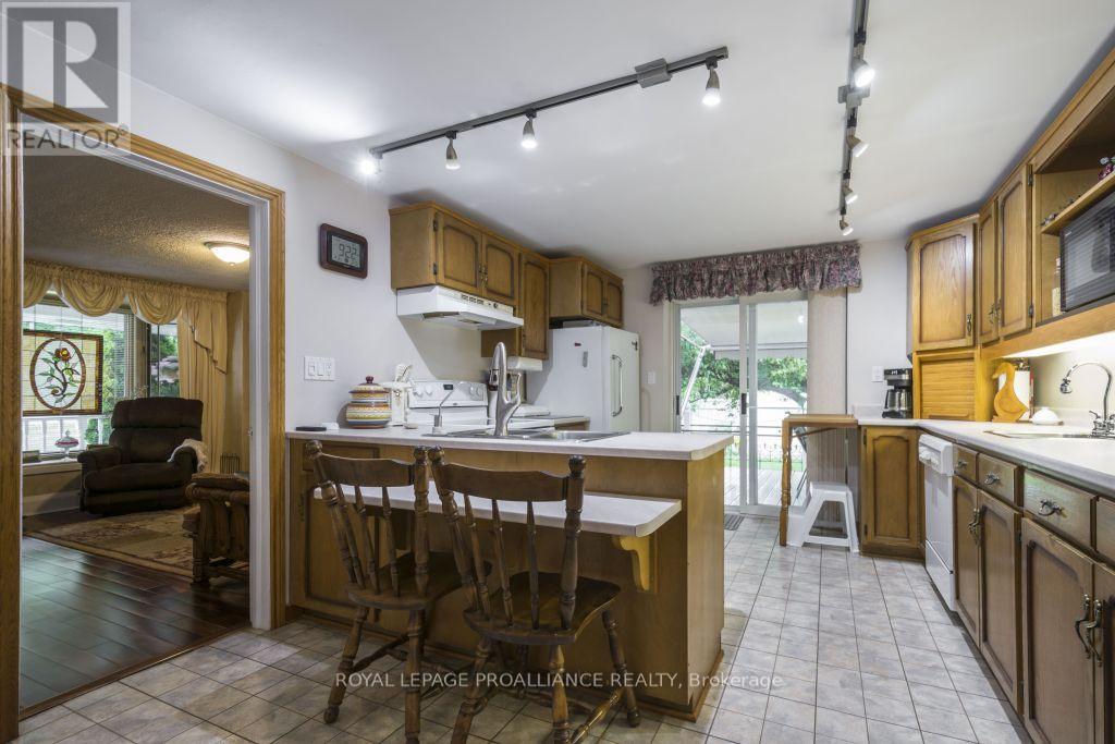 












11438 C LOYALIST PARKWAY N

,
Prince Edward County (North Marysburg Ward),




Ontario
K0K2T0

