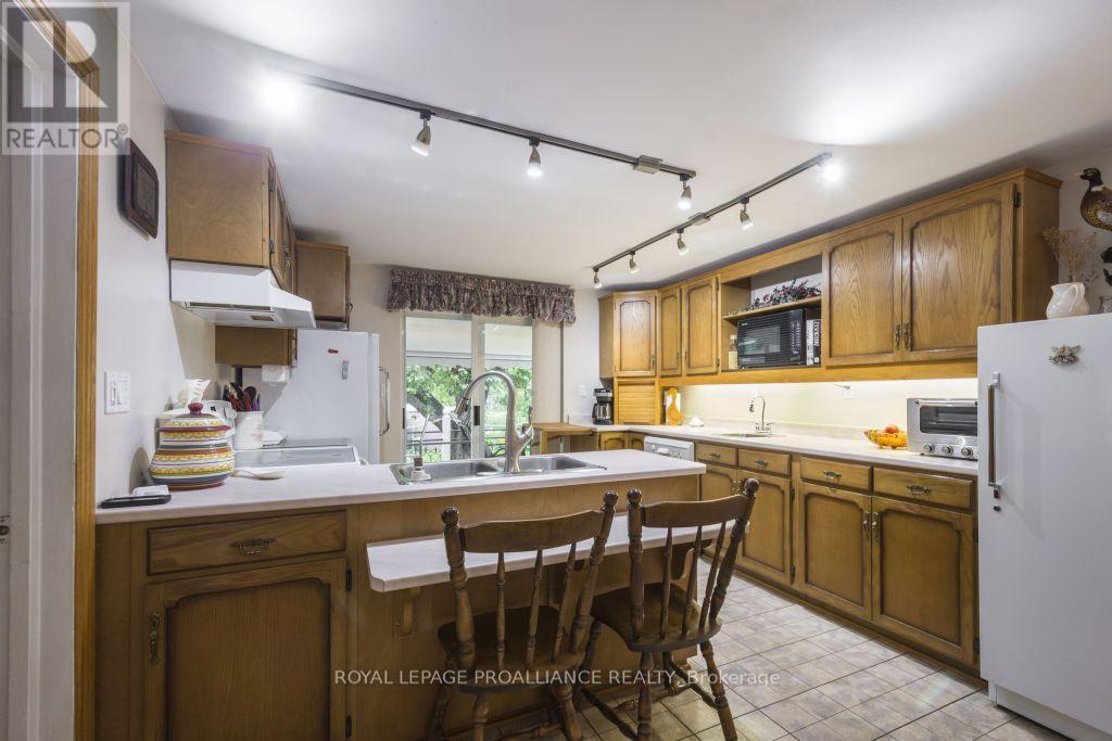 












11438 C LOYALIST PARKWAY N

,
Prince Edward County (North Marysburg Ward),




Ontario
K0K2T0

